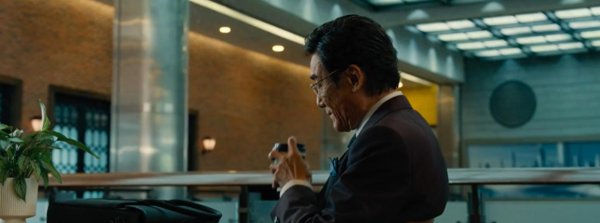 富灯网  71岁成龙也“服老”了？看完他的新片，我想说：动作片就该这么拍